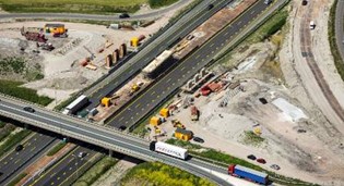 Verkeershinder in de nacht bij A7 Hoorn-Noord en de Strip