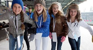 Ruim 800 kinderen schaatsen in Noord Holland voor veilig drinkwater