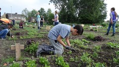 Tuinman âvrouw voor de schooltuinen Enkhuizen