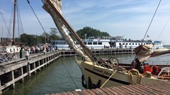 Vragen aan het College van B&W m.b.t. witte vloot schip aan Houten Hoofd